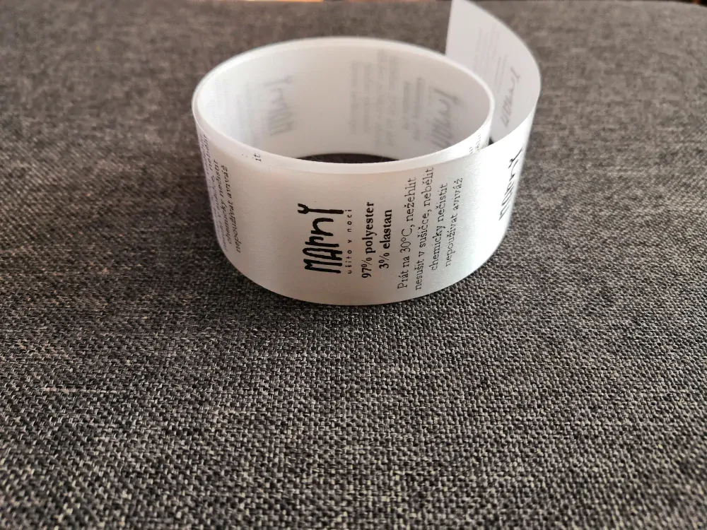 Textilní saténové etikety s Vaším logem 30x40 mm - písemný popis