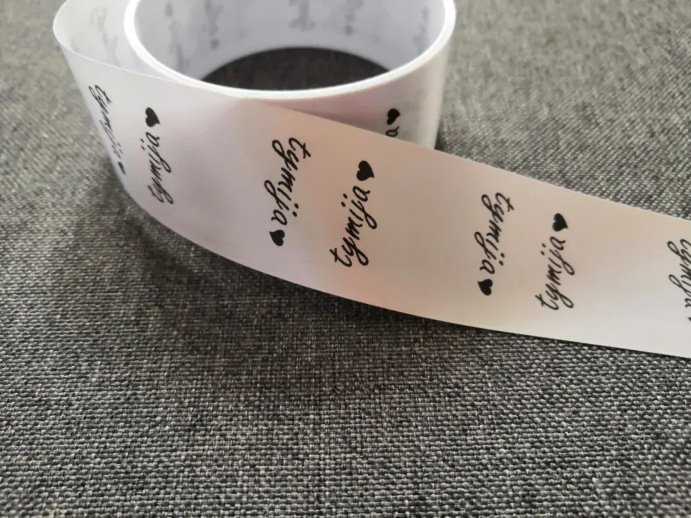 Saténové textilní etikety na přání - 30x40 mm